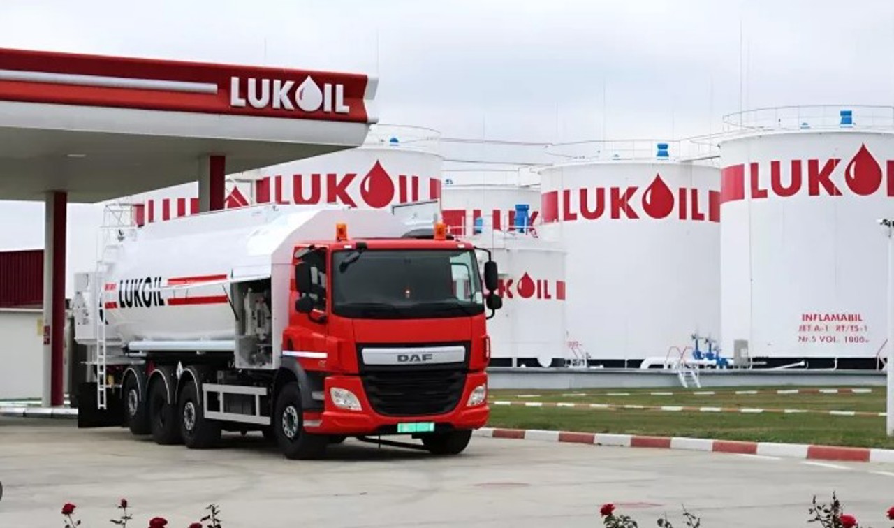 Vânzarea activelor Lukoil, încetinită: SUA crește presiunea asupra Moscovei în negocierile de pace privind Ucraina