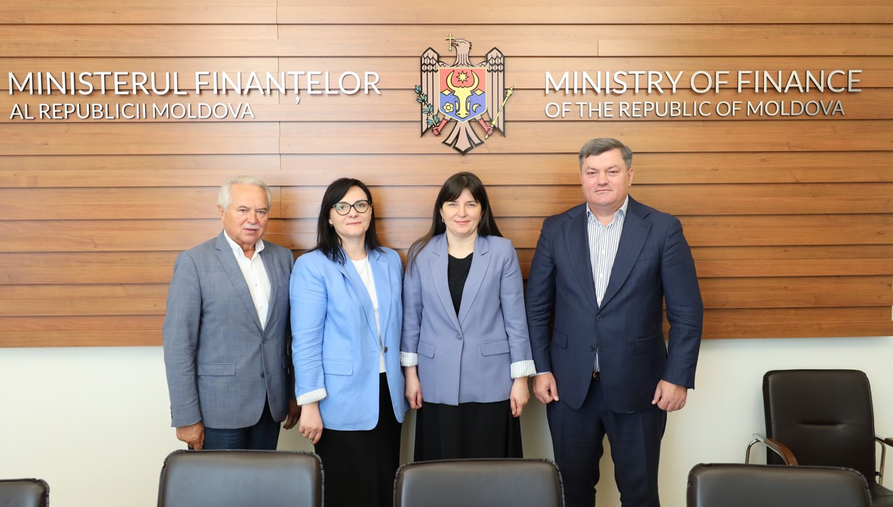 Discuții la Ministerul Finanțelor despre viitoarea Lege a salarizării: Sindicatele acceptă 24 de zile de concediu, dar pun o condiție 