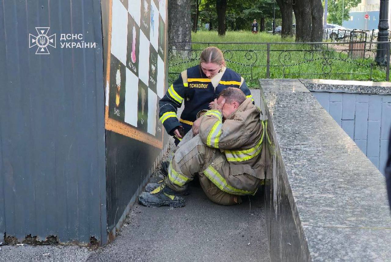 Более 400 дронов и 44 ракеты: Россия нанесла массированный удар по Украине