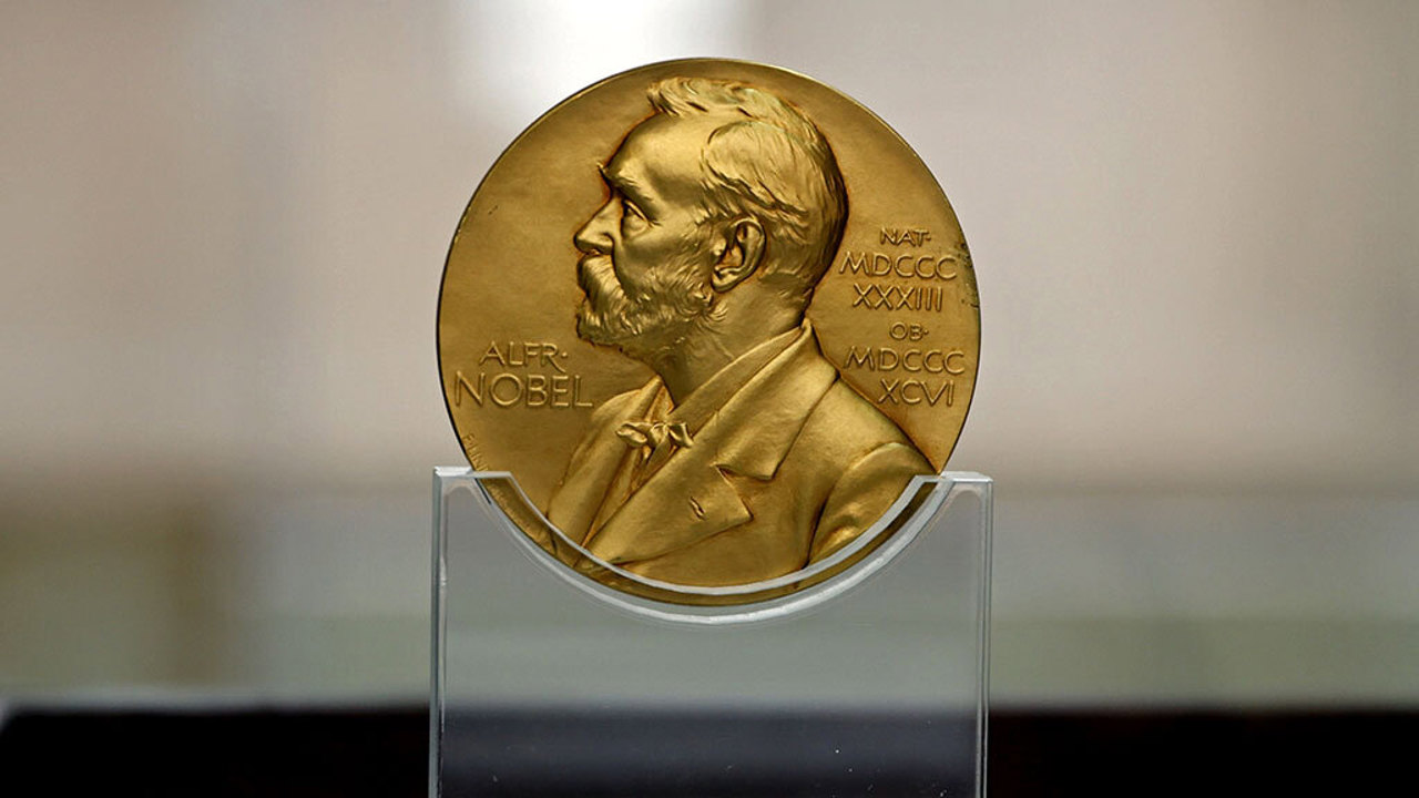 Нобелевская премия по экономике: награду поделили на две части