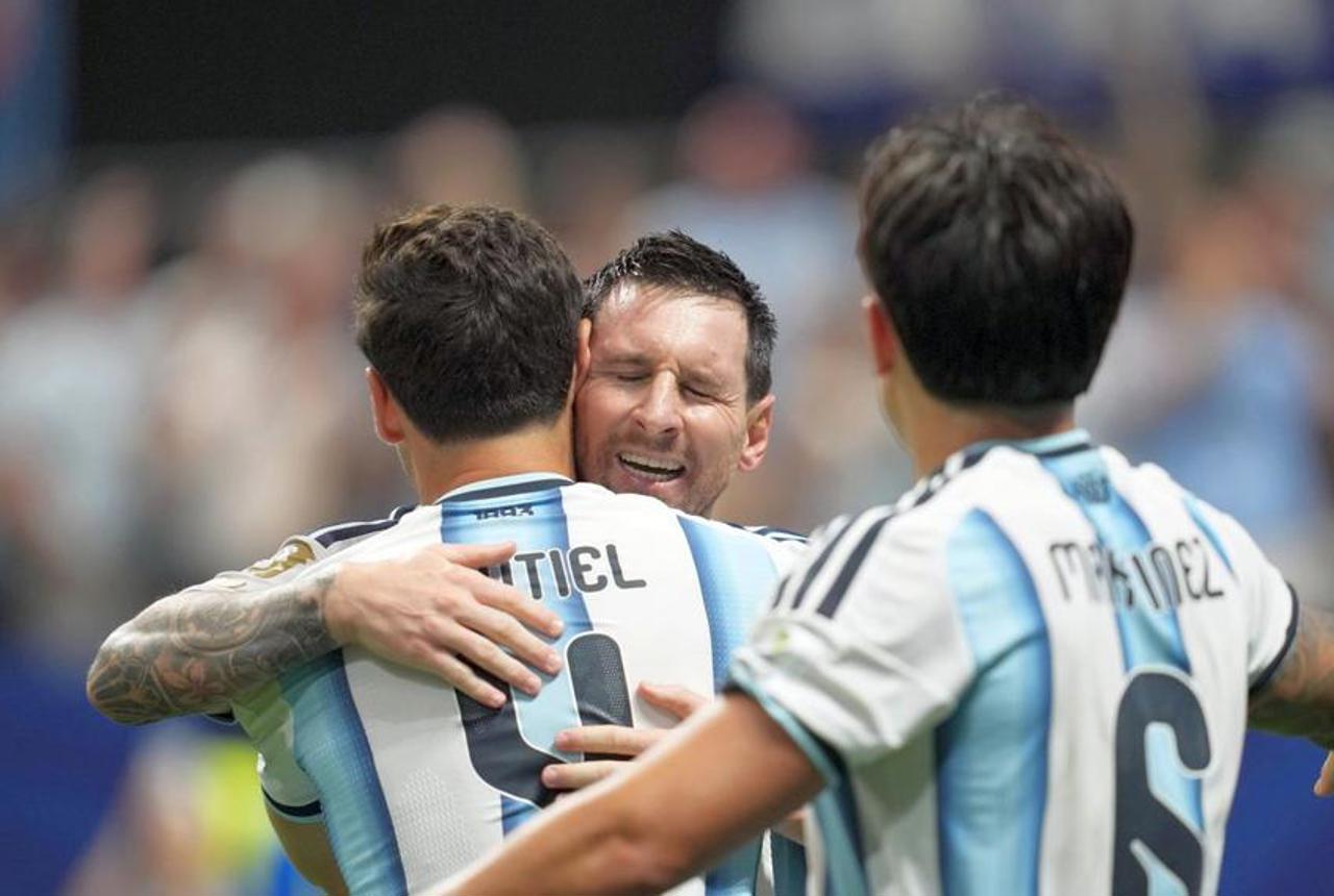 Meci spectaculos la Cupa Mondială: Argentina a răsturnat scorul în partida cu Egiptul și s-a calificat în sferturile de finală 
