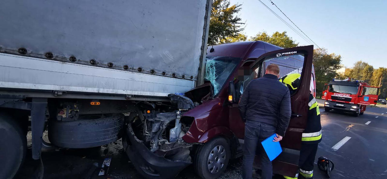 Accident în sectorul Botanica din capitală. O persoană a fost rănită și transportată la spital