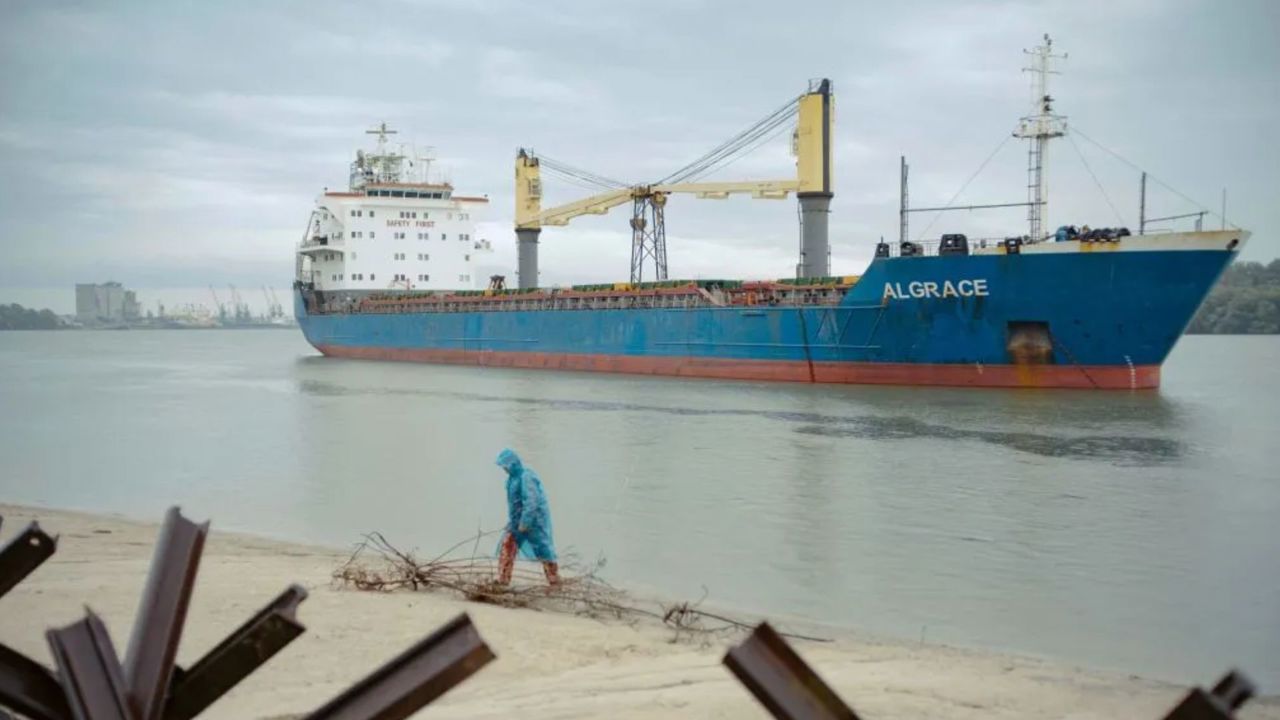 Companiile de transport maritim suspendă cursele către porturile Ucrainei, pe fondul intensificării atacurilor rusești