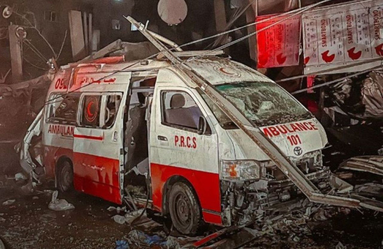 Israel-Hamas war // Gaza Strip: Attacks near a Palestinian Red Crescent hospital