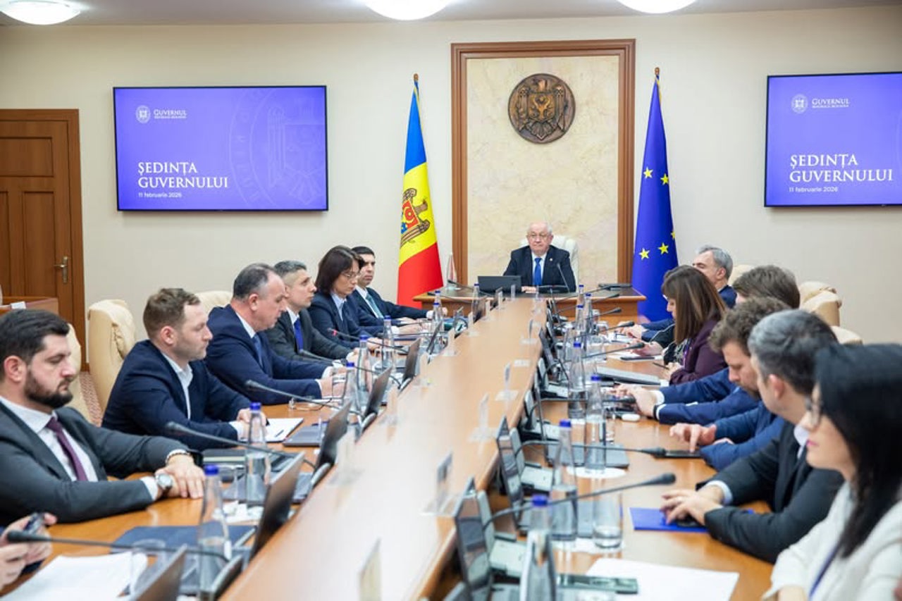 Guvernul numește doi noi secretari de stat: Andrei Romancenco și Tatiana Nistorică