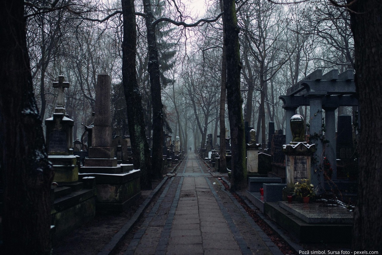 Condamnate pentru profanarea mai multor morminte: trei persoane vor executa pedepse cu închisoarea