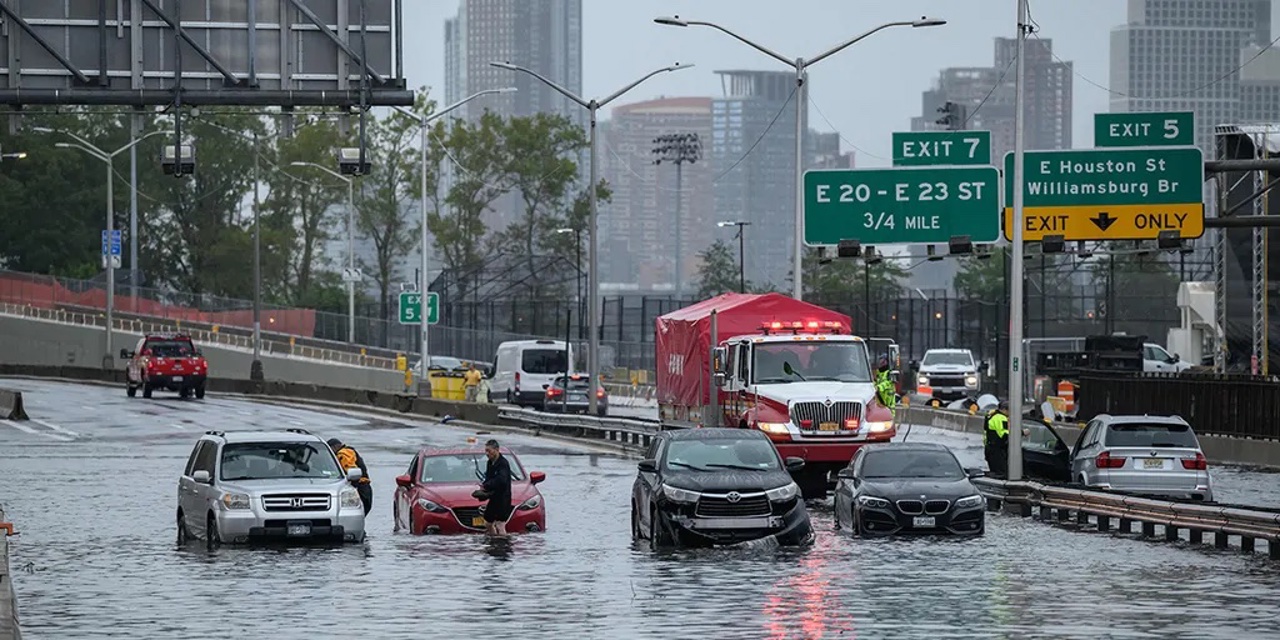 Stare de urgență din cauza inundațiilor, la New York