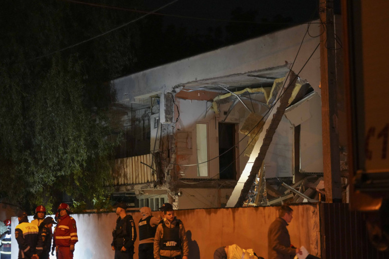 Explozie puternică într-un bloc din Craiova: O persoană a decedat, iar alte trei au ajuns la spital