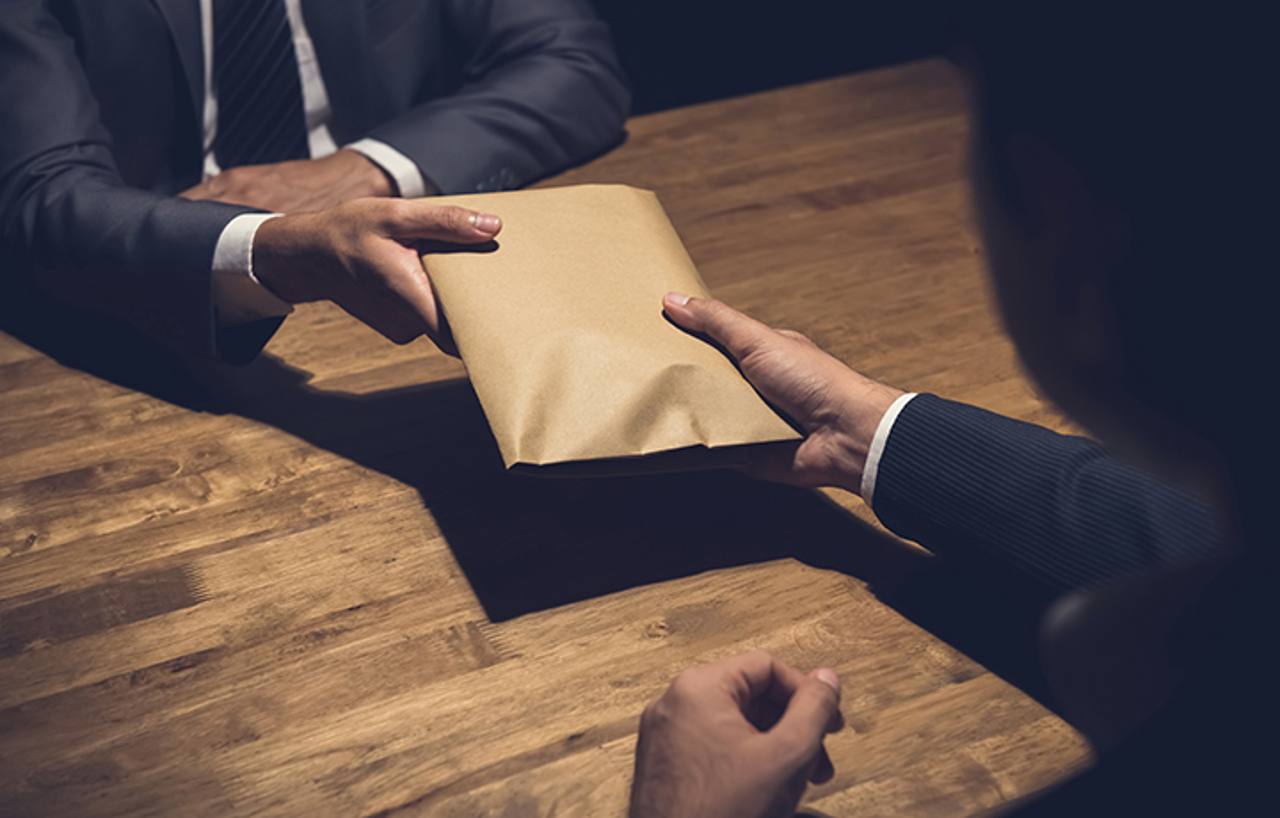 Столичного адвоката подозревают в извлечении выгоды из влияния