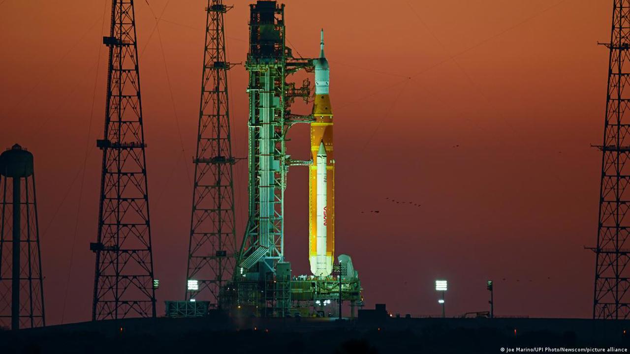 Первая пилотируемая миссия на Луну за последние 53 года: NASA начало обратный отсчет