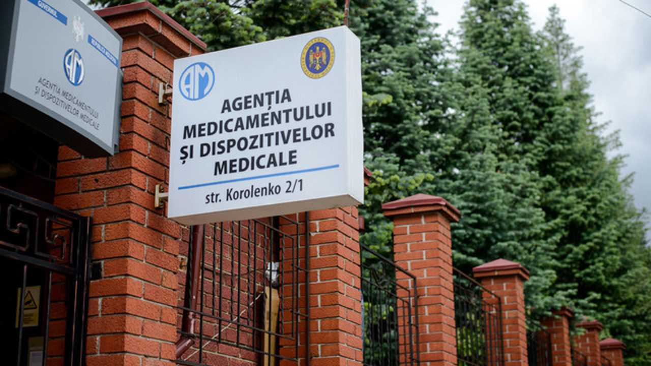 Агентство по лекарствам осталось без директора