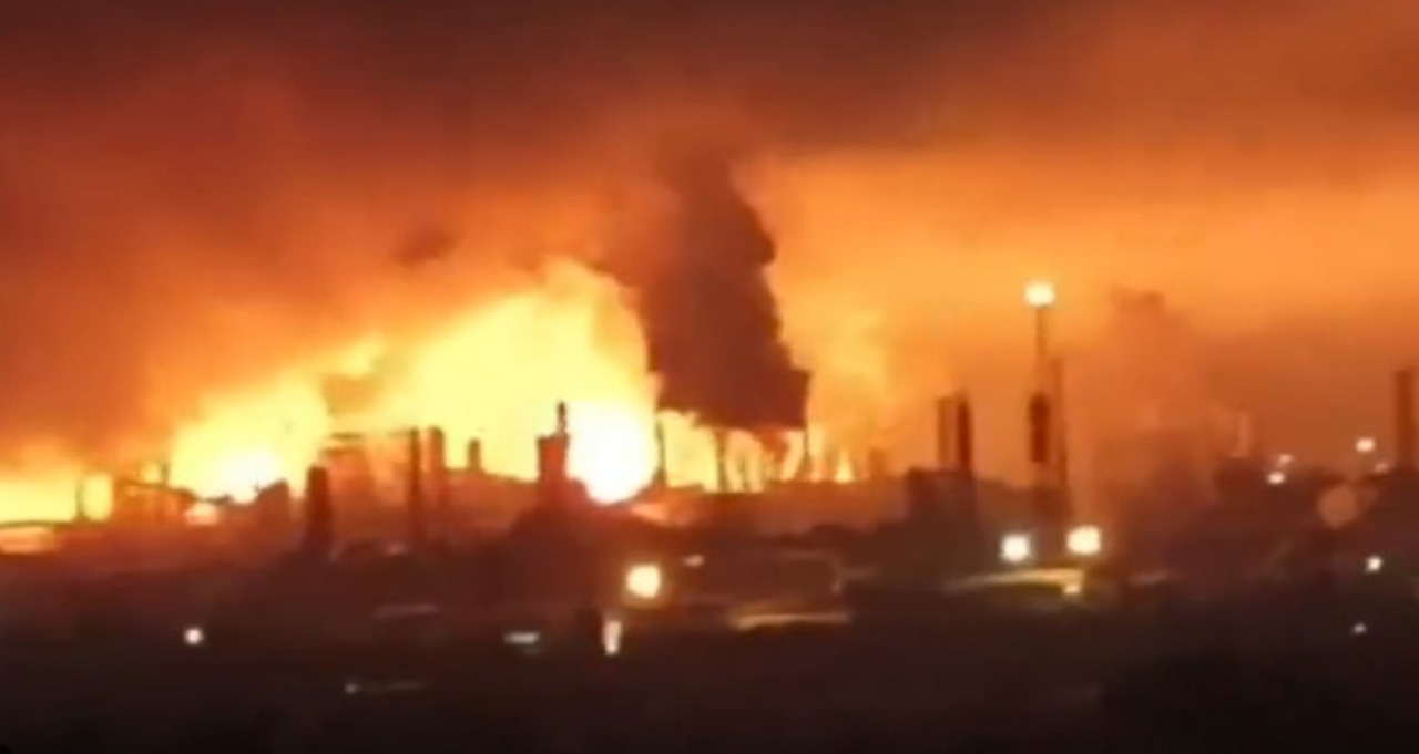 Armata Ucrainei confirmă atacurile asupra rafinăriilor din Sizran și Ilsk