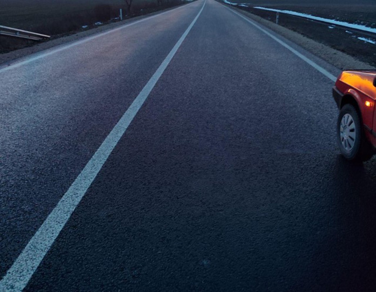 Ninsori în sudul țării. Drumarii au împrăștiat pe parcursul nopții 59 de tone de sare 