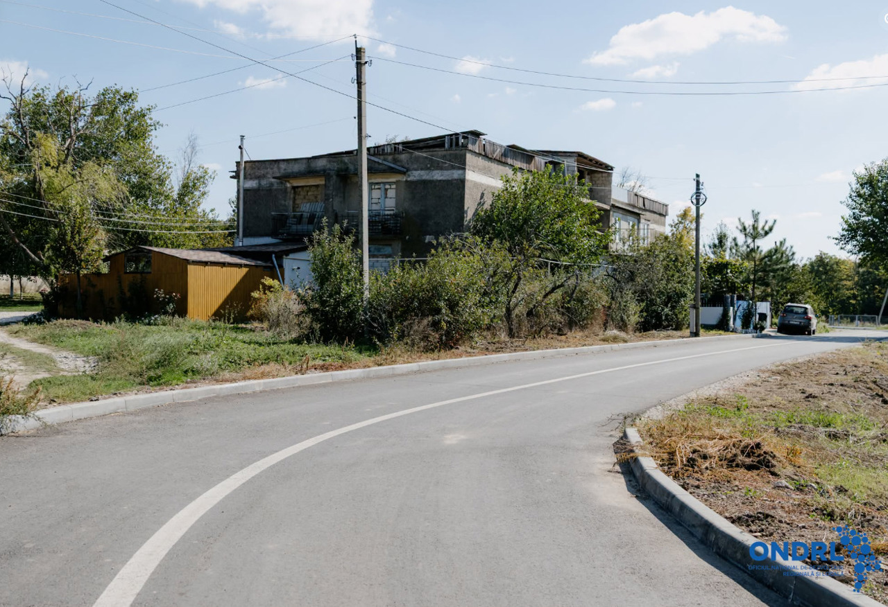 Un drum local din Cucoara, raionul Cahul, reparat după mai bine de 35 de ani. Investițiile au vizat și modernizarea Casei de cultură