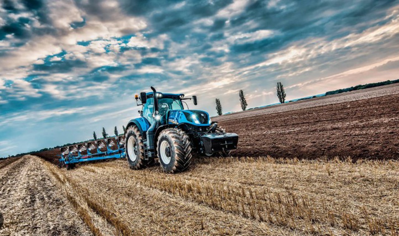 Scumpirea carburanților amenință agricultura. Fermierii cer intervenția urgentă a Guvernului