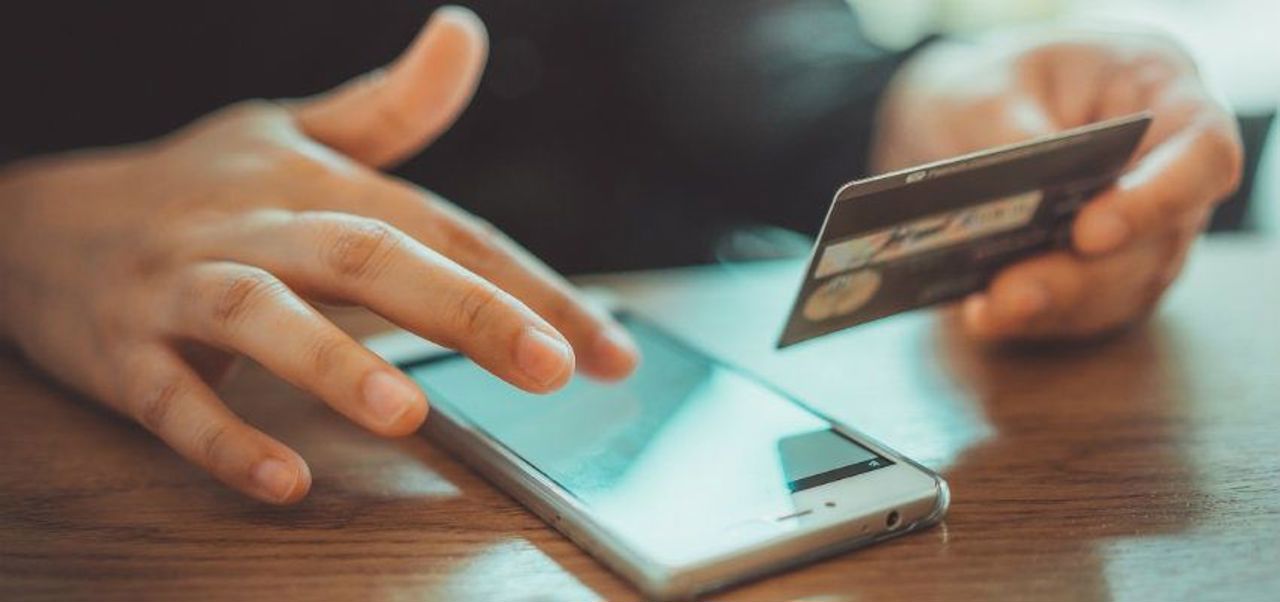 Pensionarii, ținta unor escrocherii telefonice. Avertismentul CNAS 