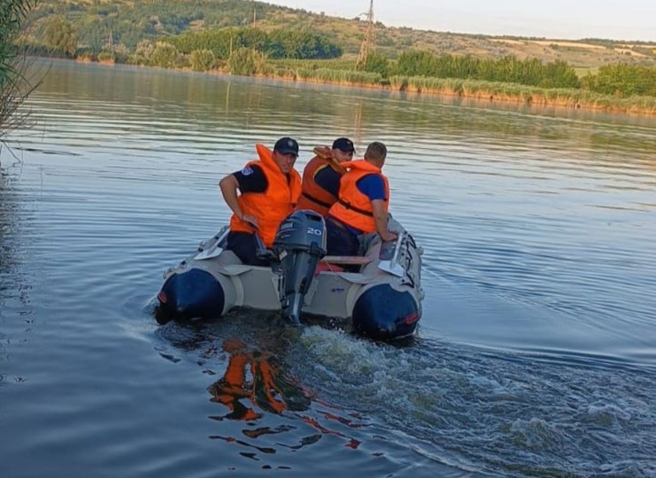 Swimming pool tragedies: Two children and a young man drown in Florești and Orhei