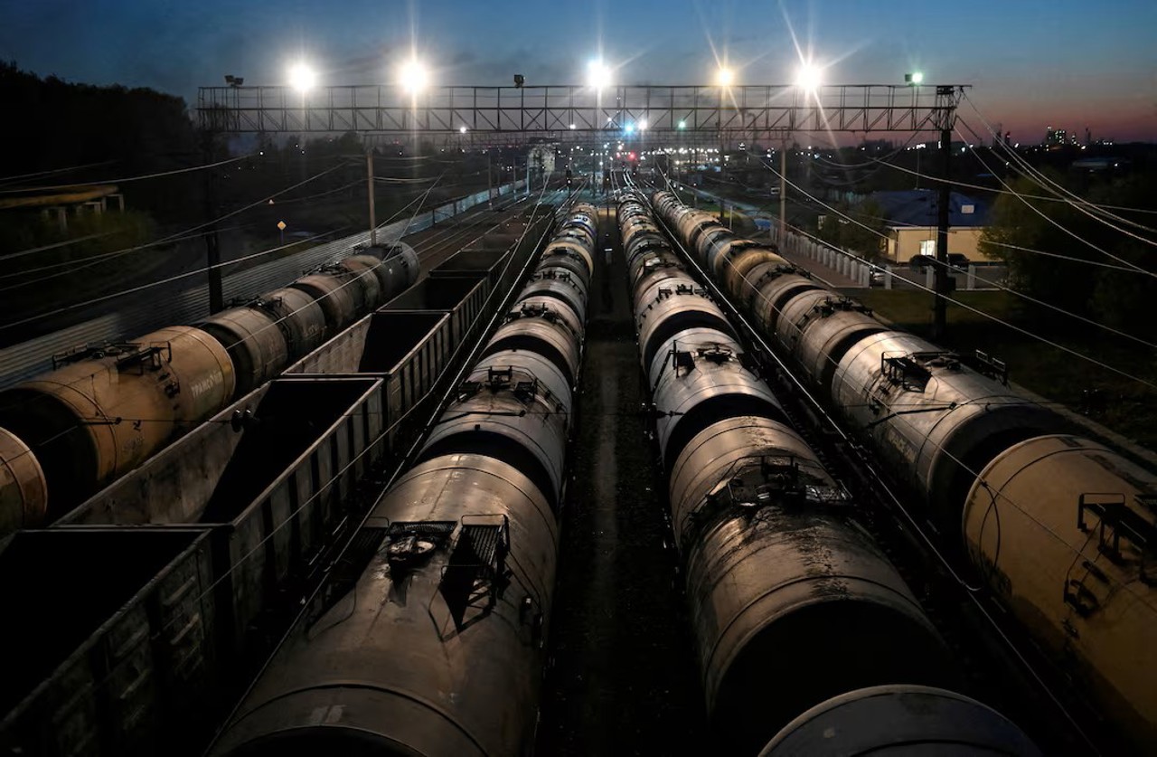 EU sanctions failing? Russia's oil trade thrives