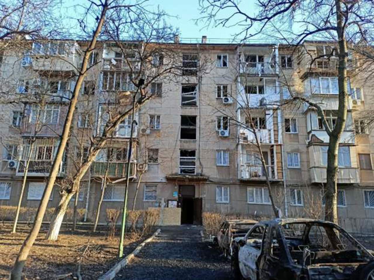 Bombardamentele rusești vizează orașe ucrainene, iar Ucraina ia în considerare schimbarea tacticii de război