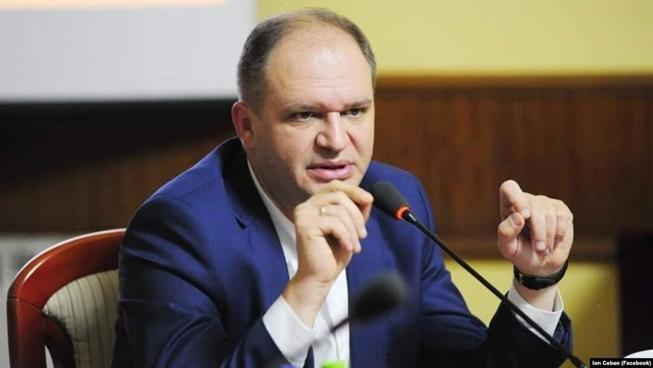 Ион Чебан: В Кишиневе построят круговое движение и платформу для посадки и высадки пассажиров к аэропорту