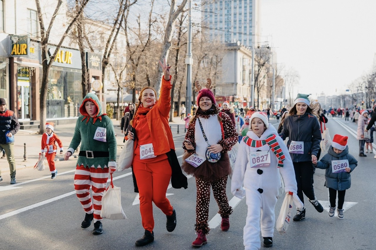 Sute de persoane au participat la Maratonul de Crăciun, organizat în capitală