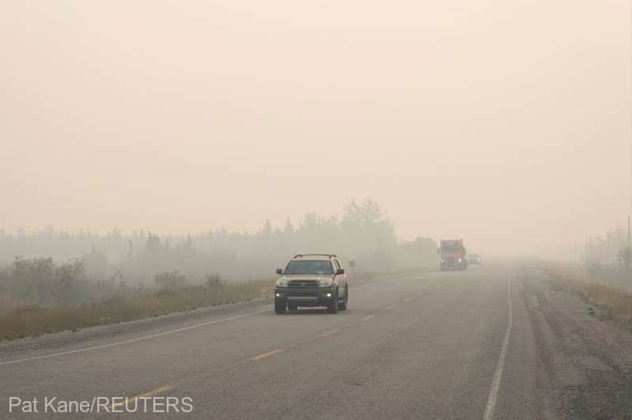 Incendii forestiere în Canada // Cel mai mare oraș din nordul țării este evacuat