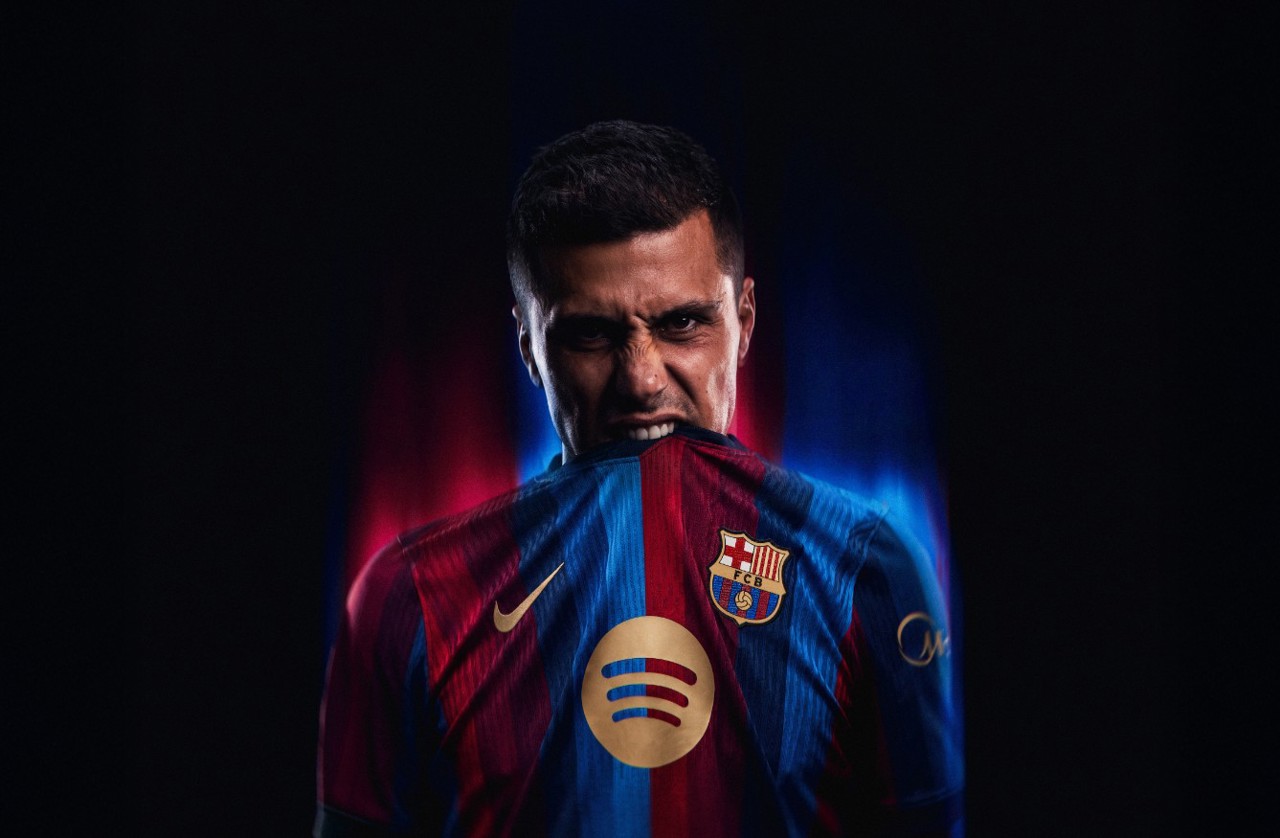 Campionul mondial Rodrigo Hernández a fost prezentat oficial la FC Barcelona! 
