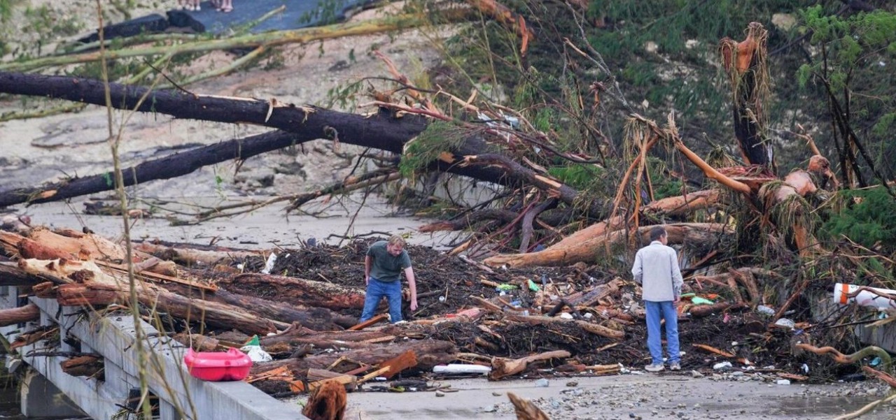 Число погибших в результате наводнений в Техасе превысило 80 человек