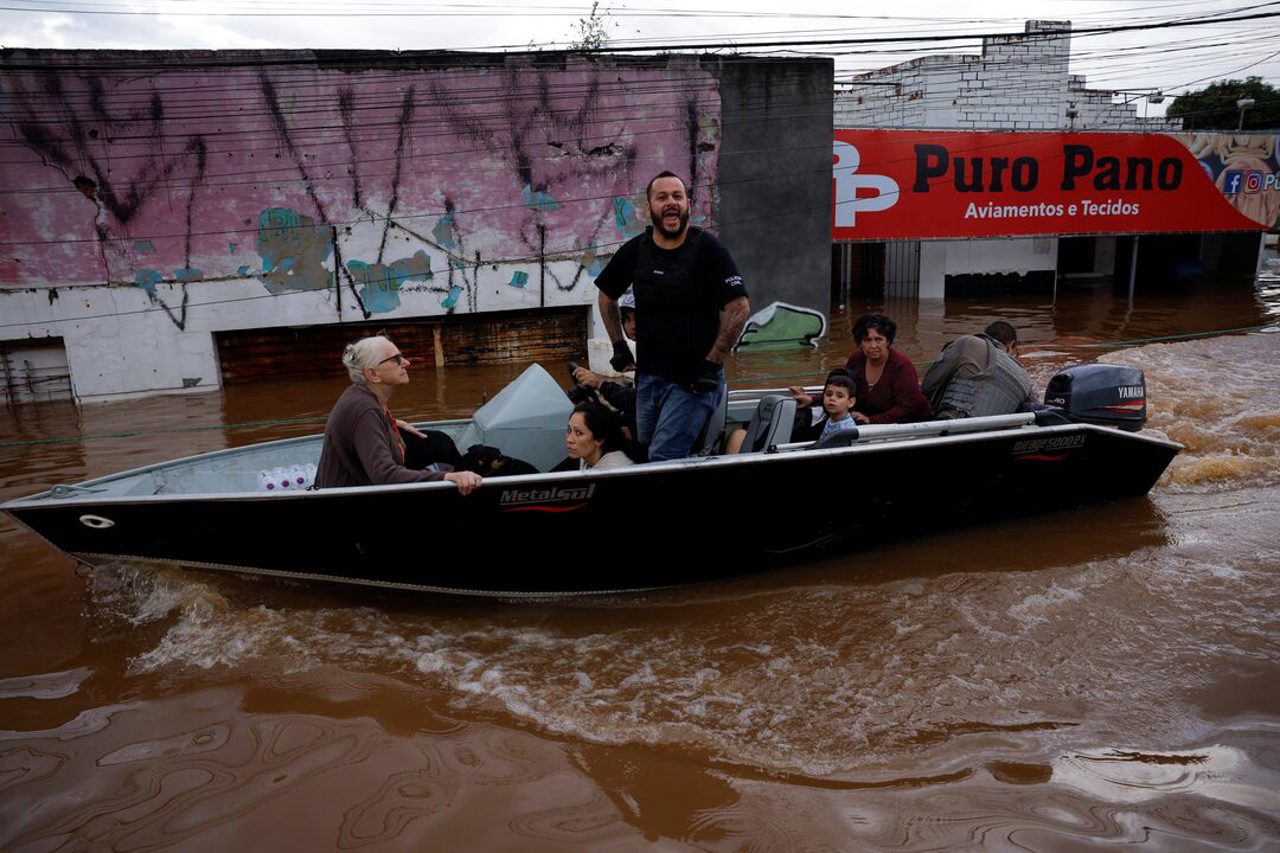 Inundații devastatoare în Brazilia // Numărul morților a crescut la 78