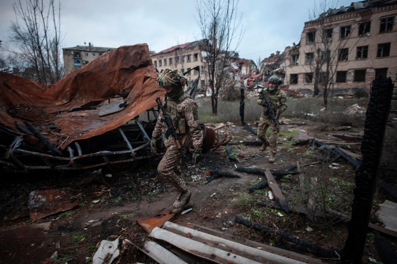 Russian forces have bombed several Ukrainian towns and announce that they have captured the town of Soledar
