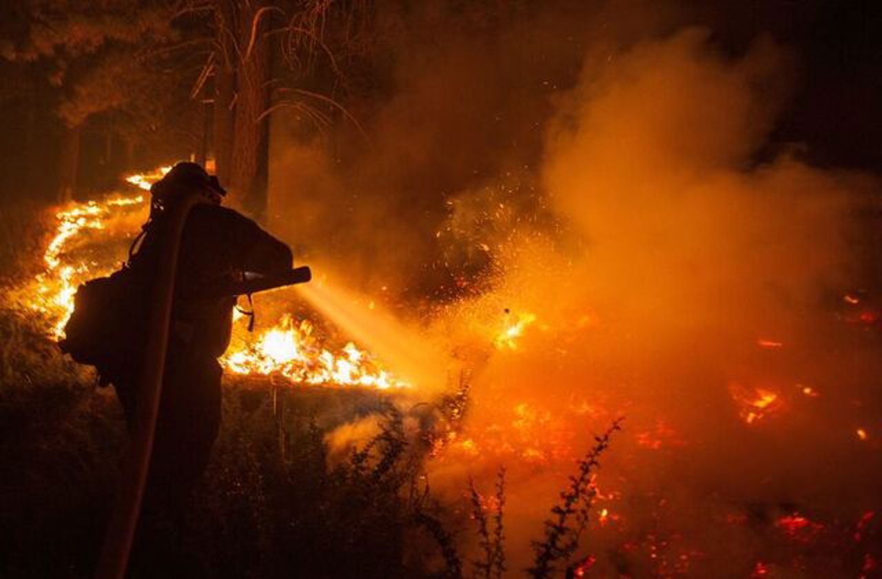 Incendii în Los Angeles: Riscul de răspândire a flăcărilor crește, odată cu intensificarea vântului