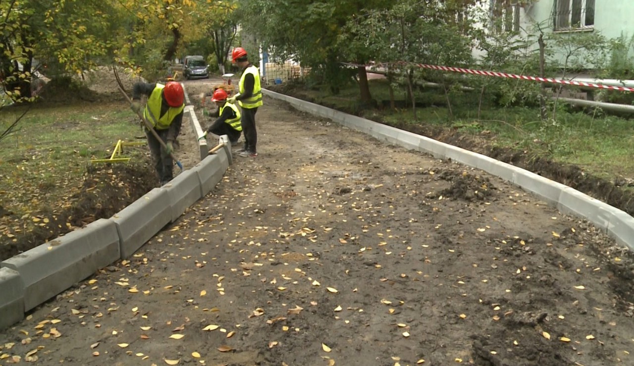 Programul „Curtea Europeană”: lucrările au început în primele 39 de curți din Chișinău