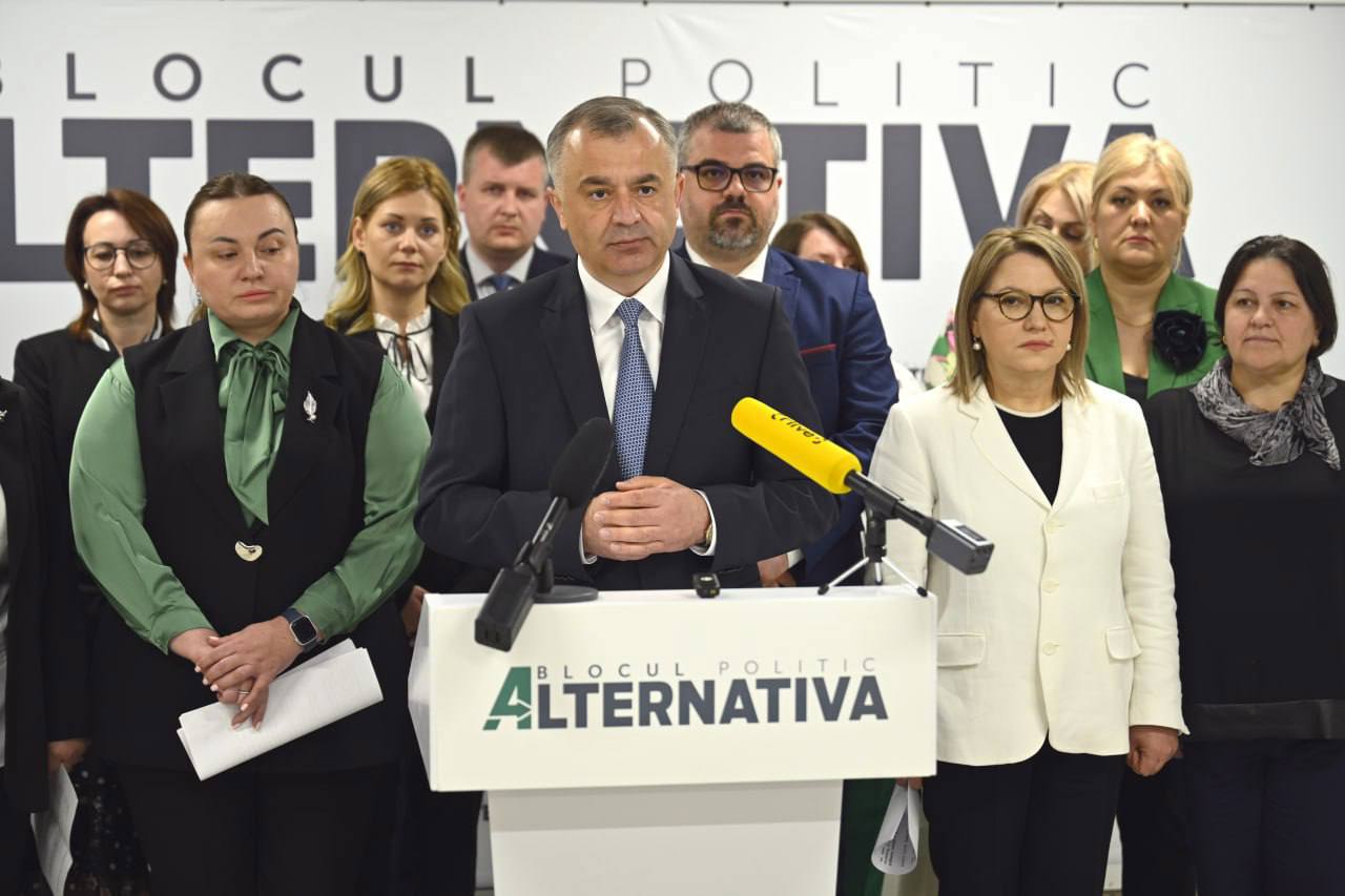 Blocul „Alternativa” acuză guvernarea de sărăcie și propune propriul program social. Reacția ministrului Buzu
