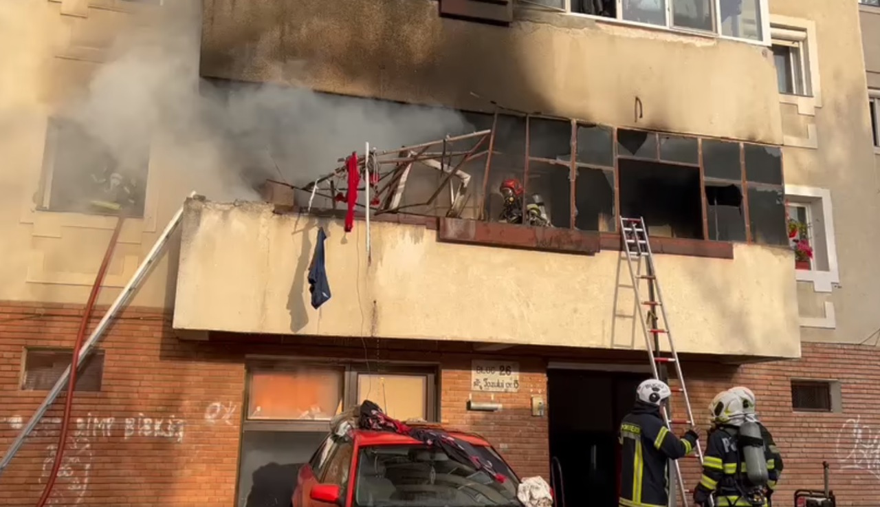 Explozie într-un bloc de locuit din municipiul Sibiu, România: Două persoane au murit