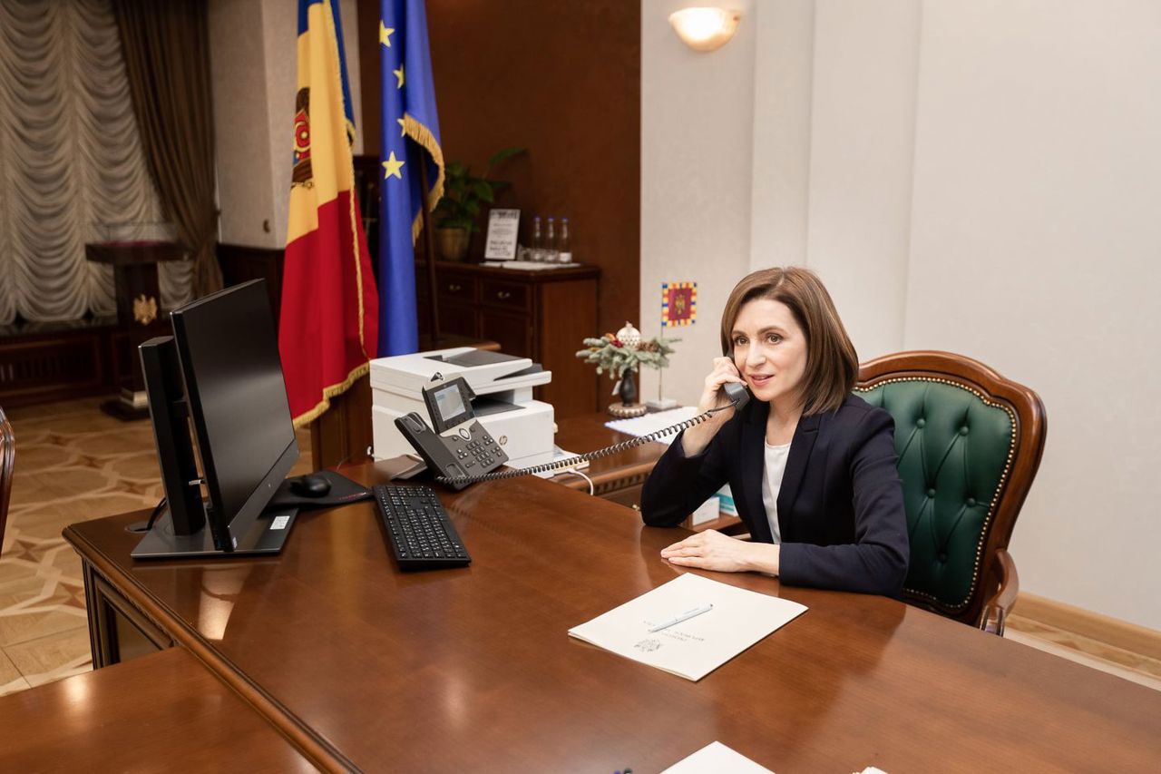 Maia Sandu a discutat la telefon cu Nicușor Dan: Vom întări punțile trainice dintre Chișinău și București pentru un viitor sigur și prosper