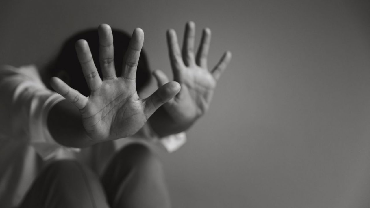 Fetiță de nouă ani, supusă unor acțiuni cu caracter sexual: Poliția investighează cazul