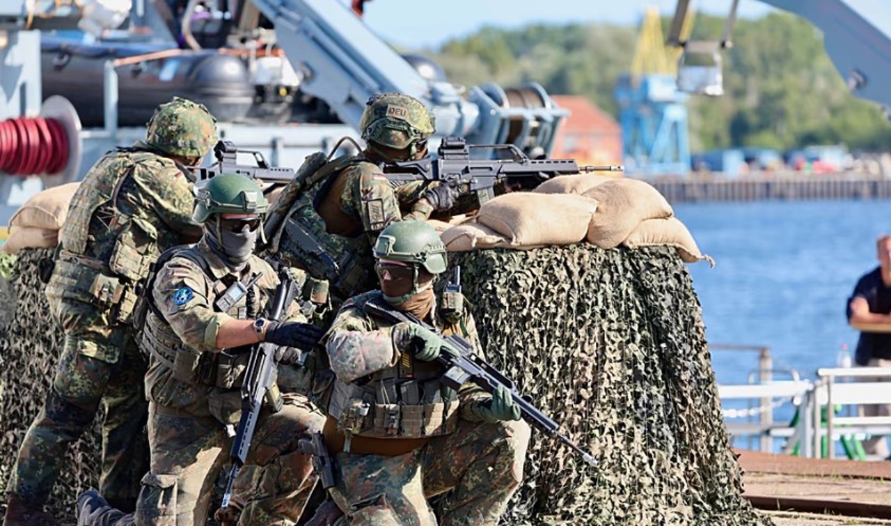 Германия: мужчин 17–45 лет обязали получать разрешение от бундесвера на выезд из страны