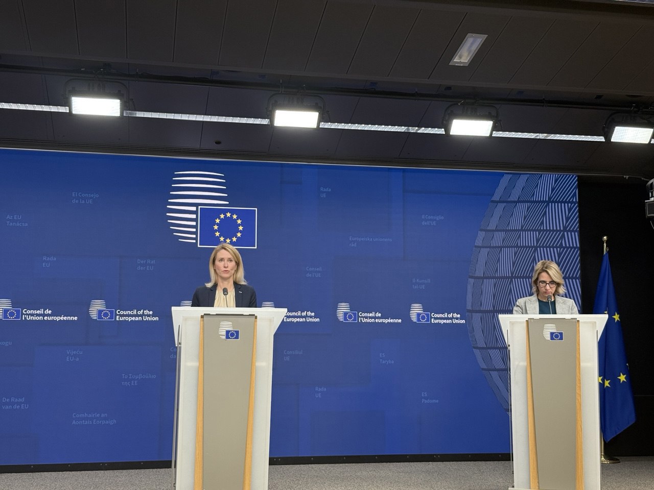 Miniștrii europeni reafirmă sprijinul necondiționat pentru Ucraina și pregătesc noi sancțiuni împotriva Rusiei. Bruxelles, prudent față de planul de pace negociat de echipa lui D. Trump