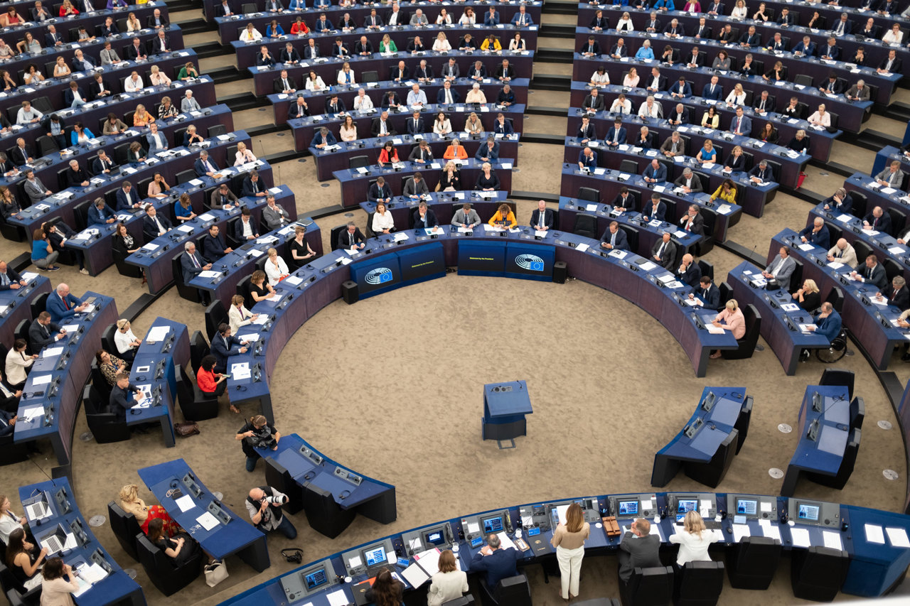 Corespondență // Târguieli parlamentare, Comisia în pregătire: UE înainte de vacanța de vară