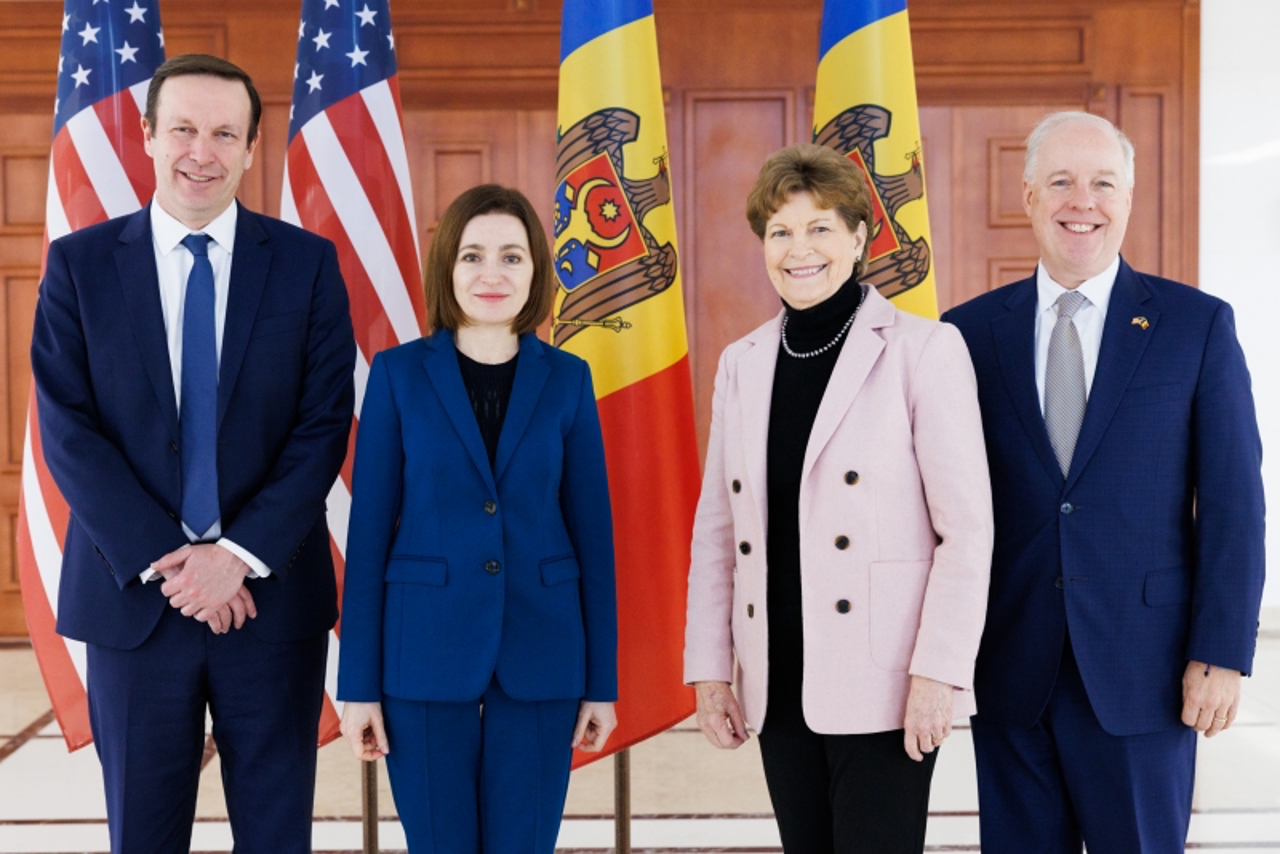 O delegație a senatorilor americani, în vizită la Chișinău. „SUA sprijină eforturile Republicii Moldova de a-și ține cetățenii în siguranță”