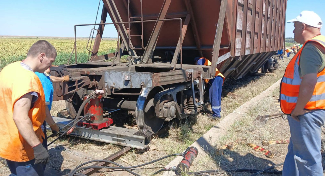 CFM: Toate cele șapte vagoane deraiate în sudul țării au fost repuse pe șine