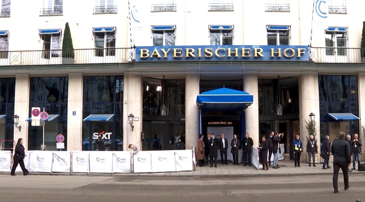 Provocările legate de securitatea globală, economică și războiul hibrid, discutate la Munchen 