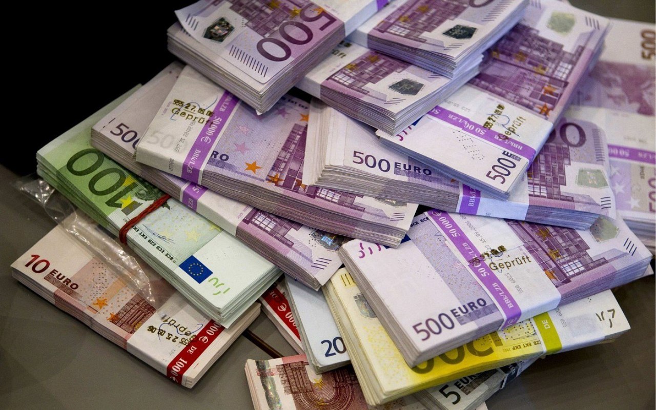 Analiză: Moldovenii au contractat credite la un nivel record în prima jumătate a anului 2026
