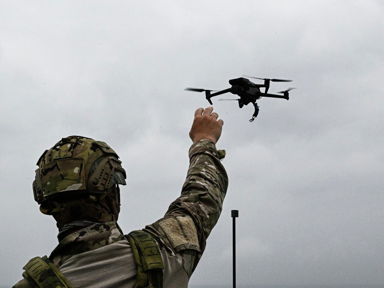 Studenți din Tiumen, recrutați în trupele de drone sub pretextul unei „alternative” la serviciul militar