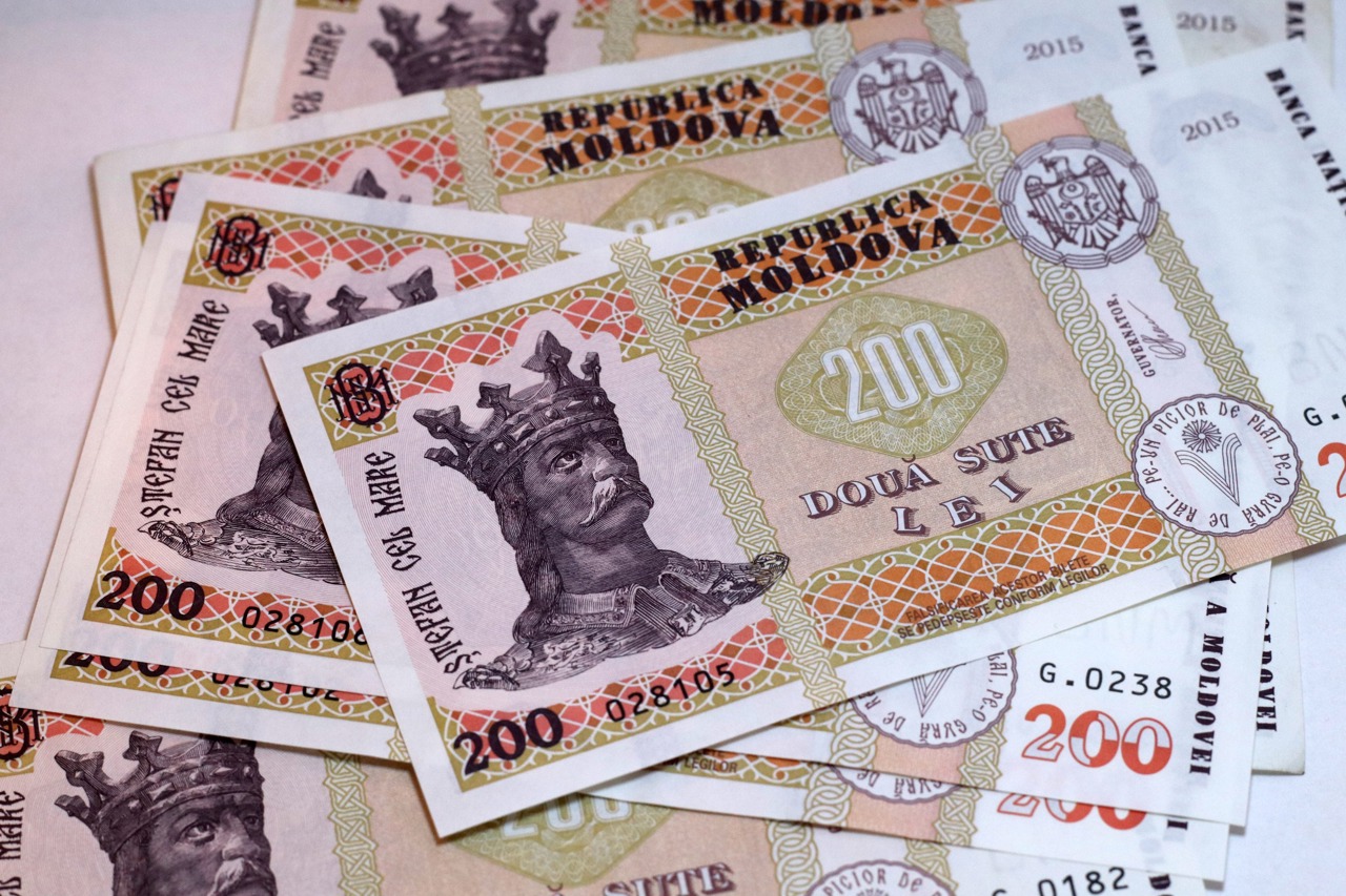 В Молдове повысят до 6 300 леев минимальную зарплату