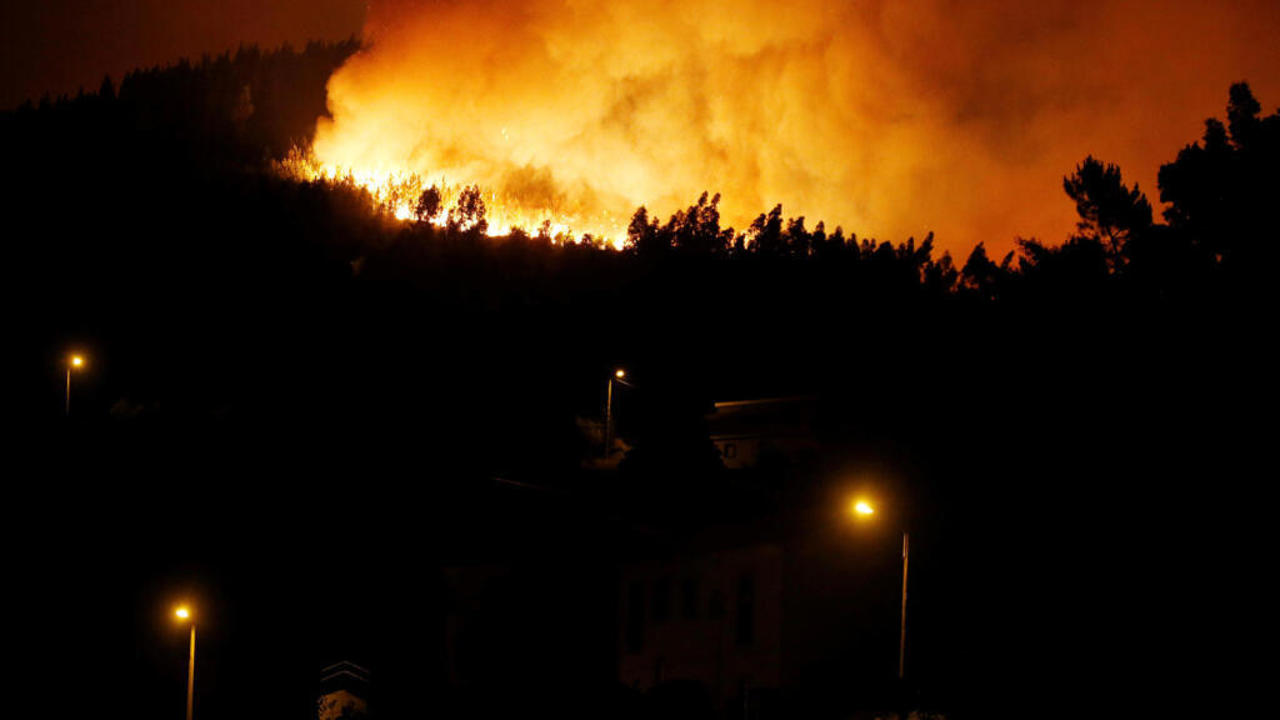 Portugalia: Un incendiu forestier a distrus o suprafață record de 64.000 de hectare