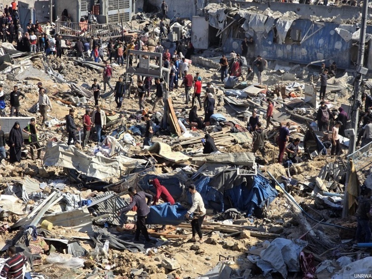 Gaza: 20 de oameni au murit în urma unui atac israelian asupra unei școli care adăpostea persoane strămutate