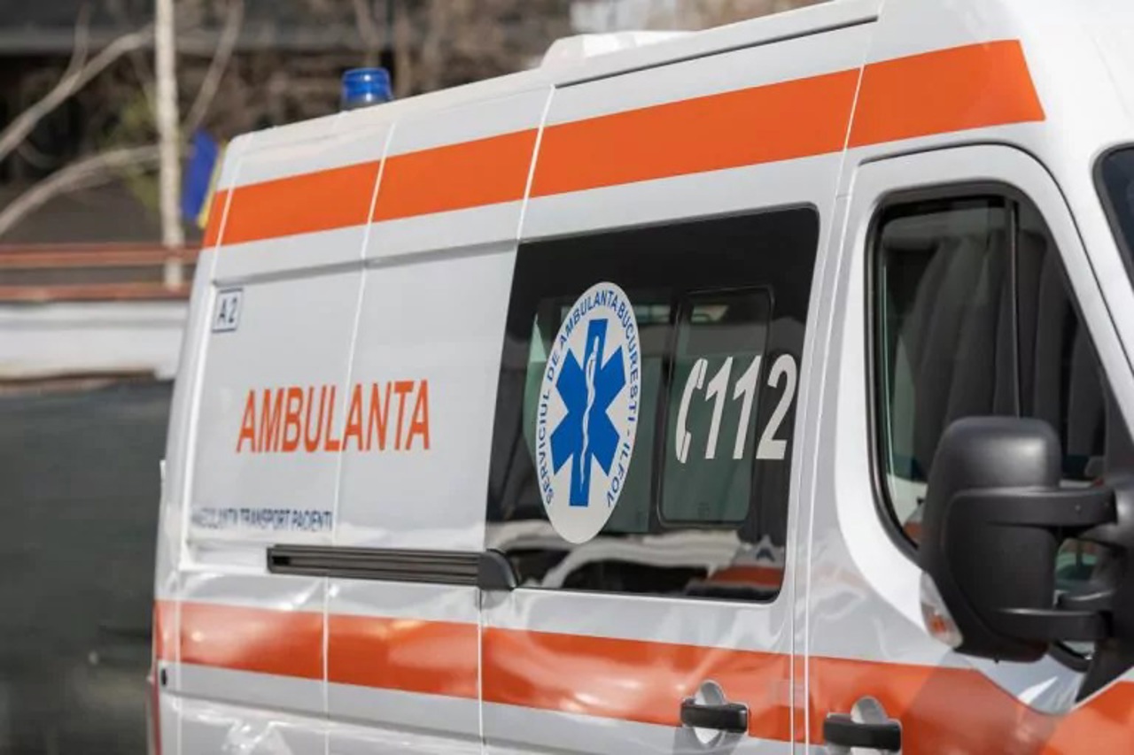 O mamă și fetița ei din Bălți, transportate la spital cu arsuri după explozia unei butelii de gaz