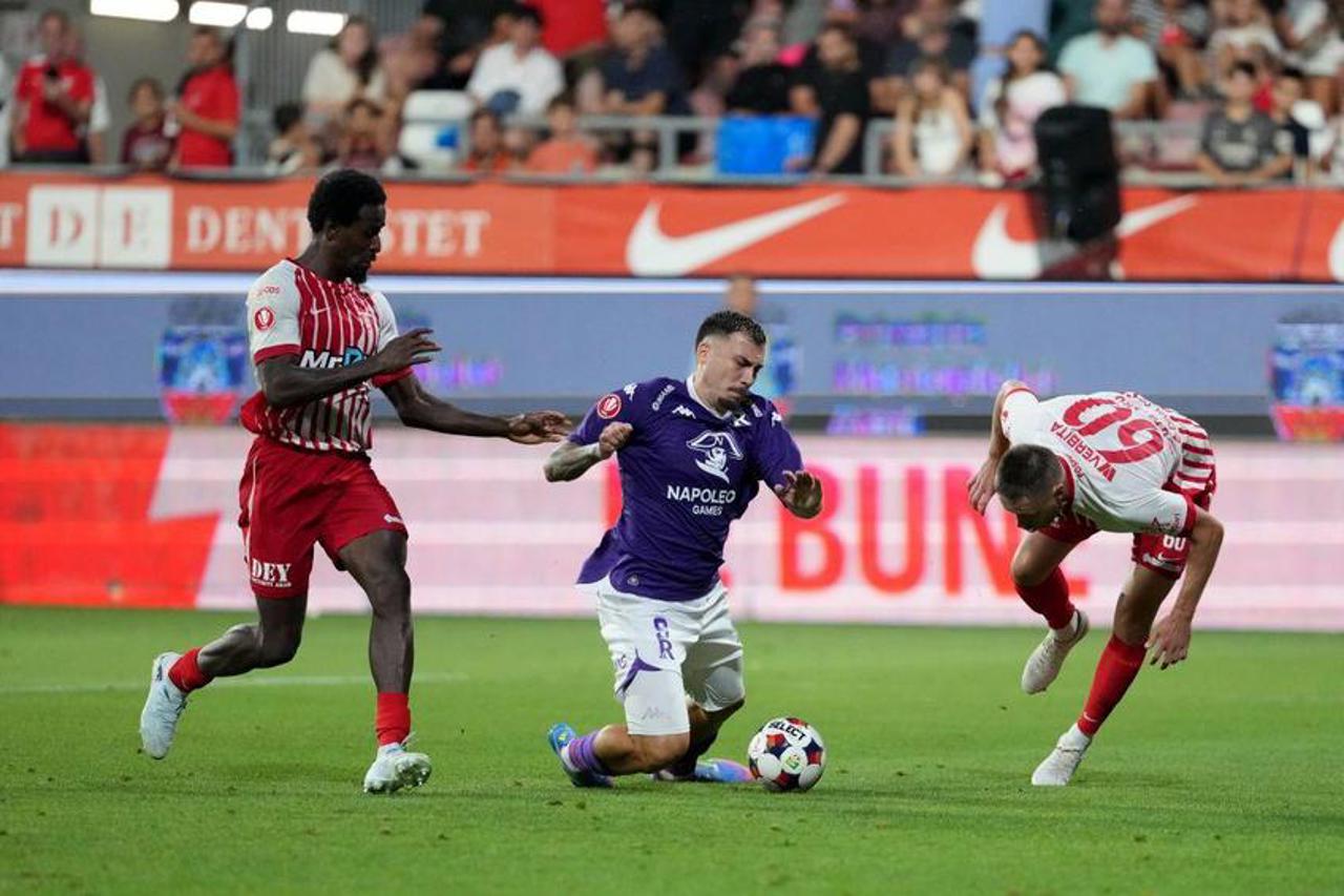Superliga românească de fotbal: Daniel Pancu a criticat arbitrajul din meciul cu UTA Arad