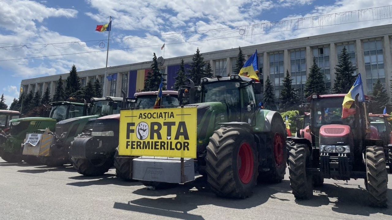Фермеры грозят протестами, если власти не продлят лицензирование импорта зерновых и масличных культур